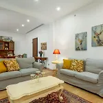Appartamento Guesthost - Spacious Coastal Flat In Aci Castello