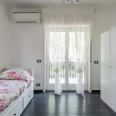 Guesthost - Spacious Coastal Flat In Aci Castello